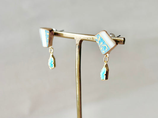 有田焼 　金継ぎ　サージカルステンレスピアス　水色　白　リーフ柄　揺れる　ターコイズ　伝統工芸　天然石　＃389