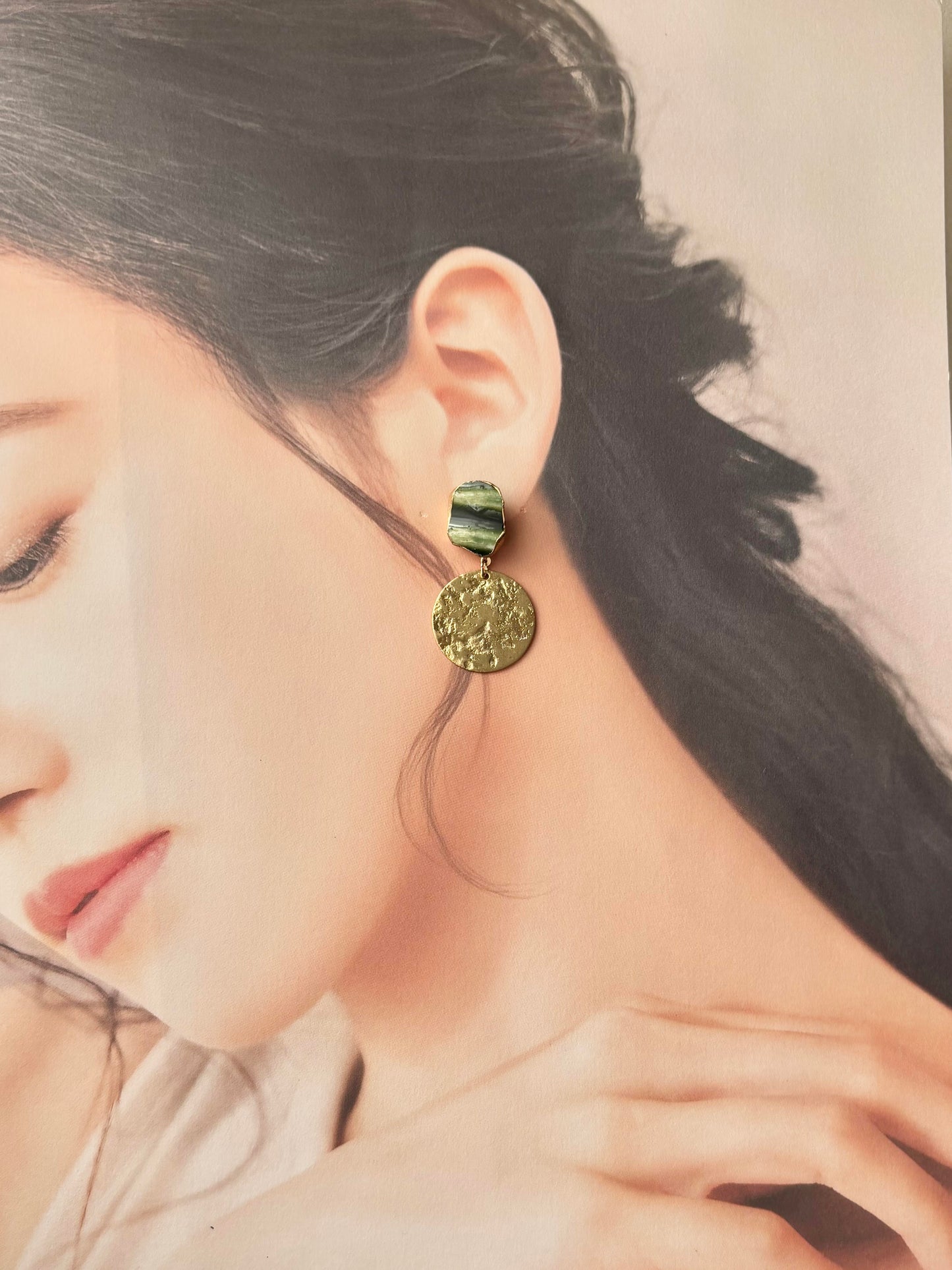 織部焼　金継ぎ　サージカルステンレスピアス　深い緑　ゴールド　伝統工芸　＃390