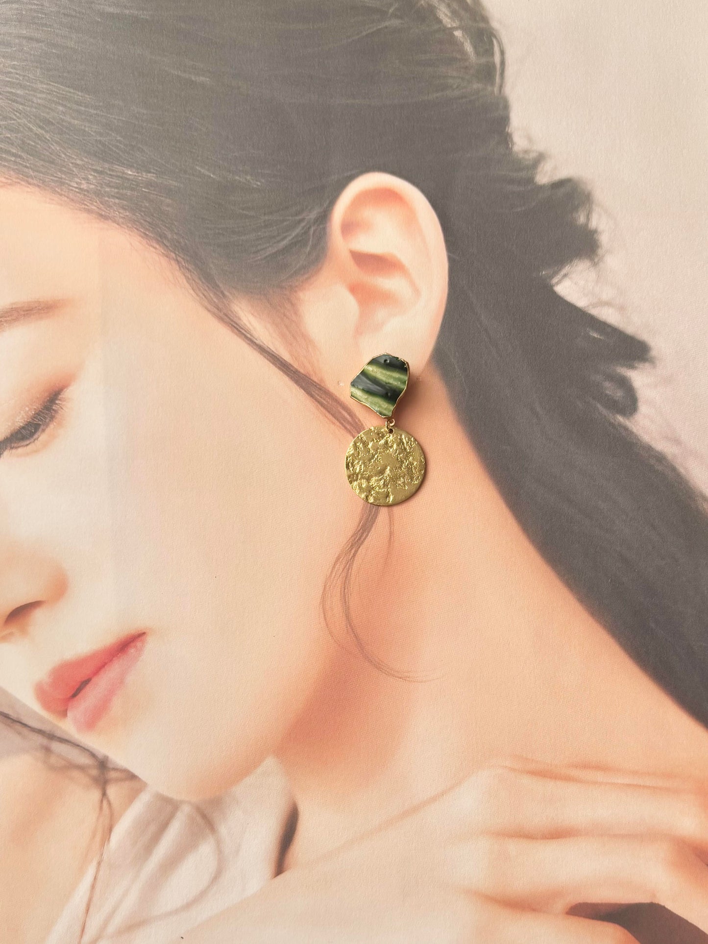 織部焼　金継ぎ　サージカルステンレスピアス　深い緑　ゴールド　伝統工芸　＃390