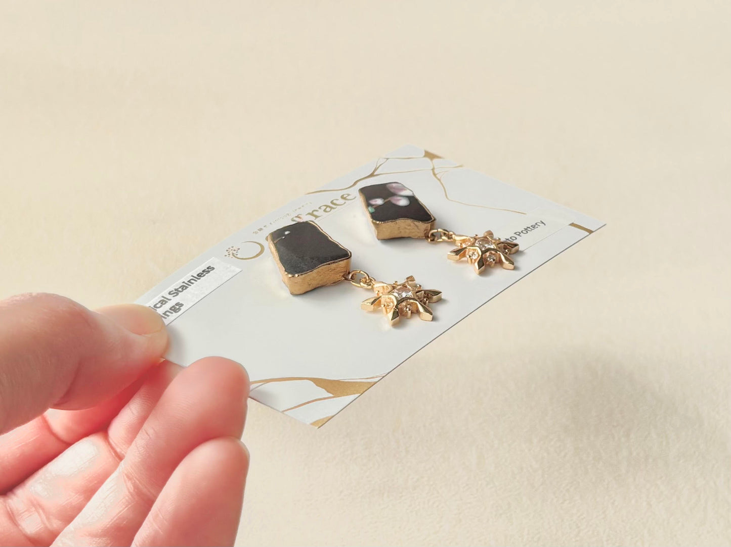 京焼 　金継ぎ　サージカルステンレスピアス　手書き　絵付け　花柄　黒　伝統工芸　＃391