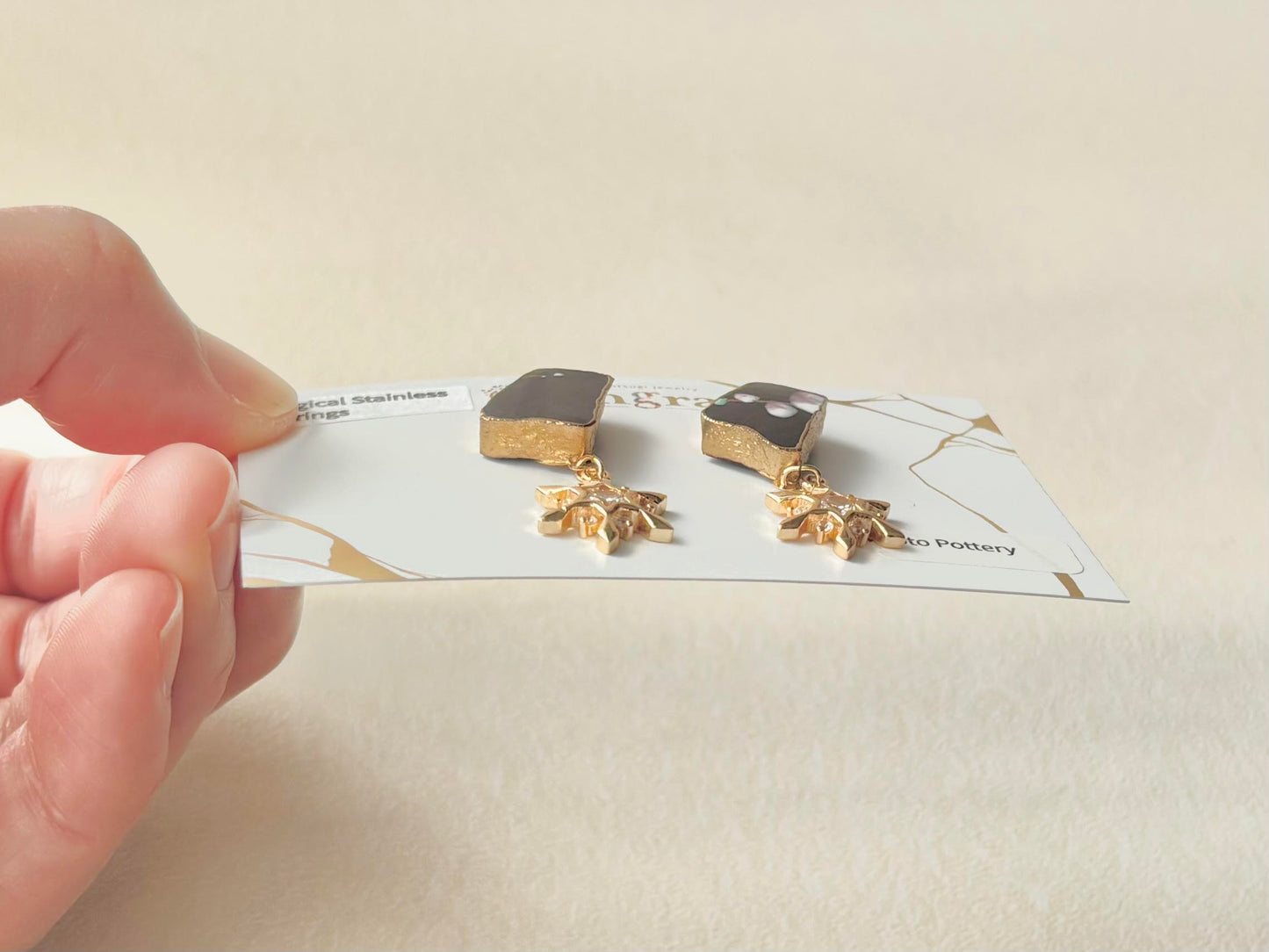 京焼 　金継ぎ　サージカルステンレスピアス　手書き　絵付け　花柄　黒　伝統工芸　＃391