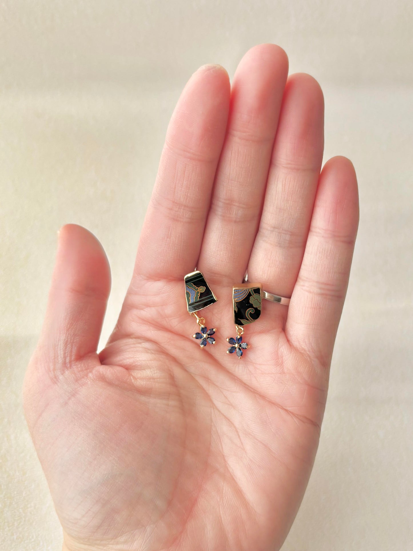 有田焼 　金継ぎ　サージカルステンレスピアス　黒　和柄　揺れる　伝統工芸　＃392