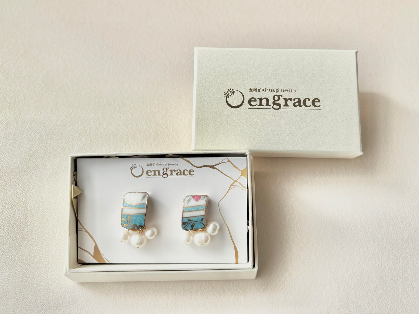 有田焼 　金継ぎ　サージカルステンレスピアス　水色　白　花柄　リーフ柄　淡水パール　天然石　伝統工芸　＃394