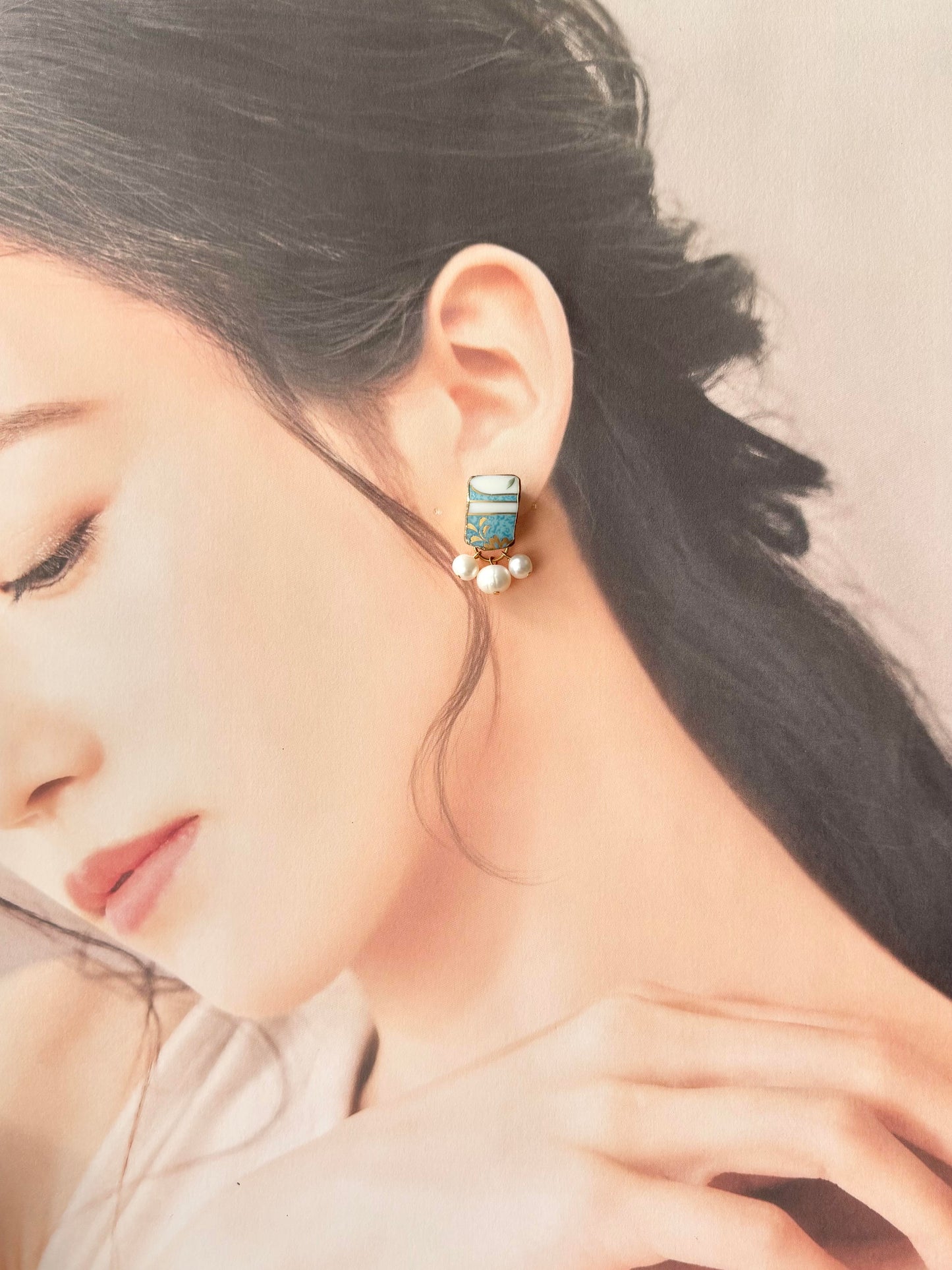 有田焼 　金継ぎ　サージカルステンレスピアス　水色　白　花柄　リーフ柄　淡水パール　天然石　伝統工芸　＃394