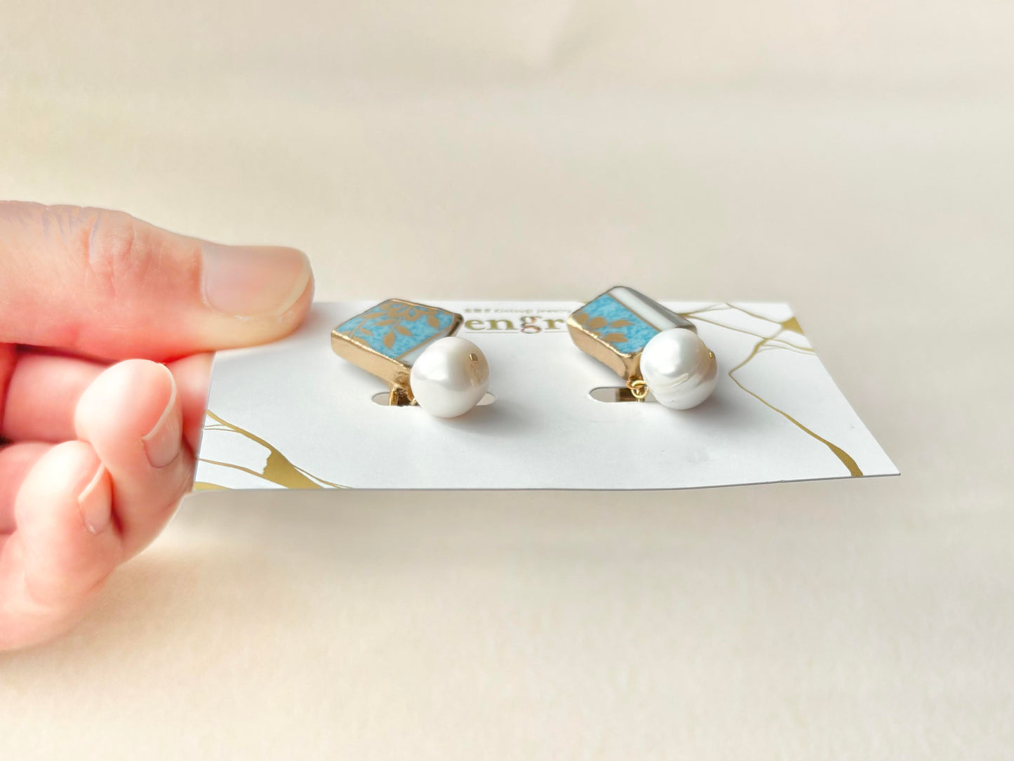 Imari Ware Kintsugi Titanium Earrings Gold Carnelian