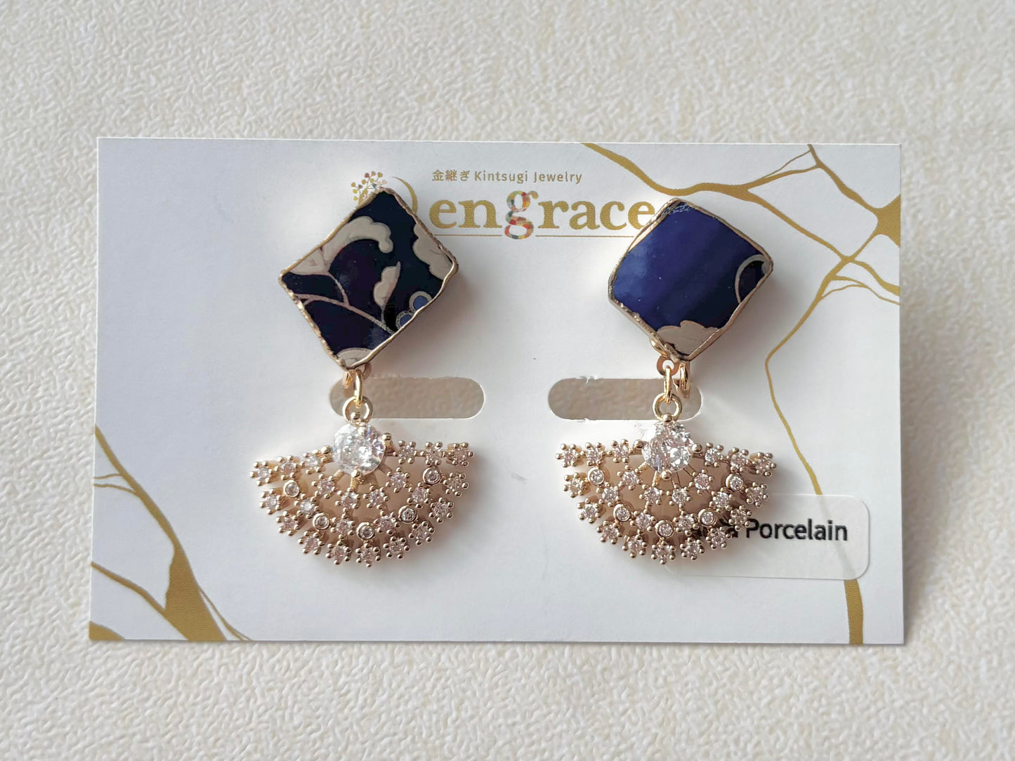 Imari Ware Kintsugi Titanium Earrings Gold Carnelian