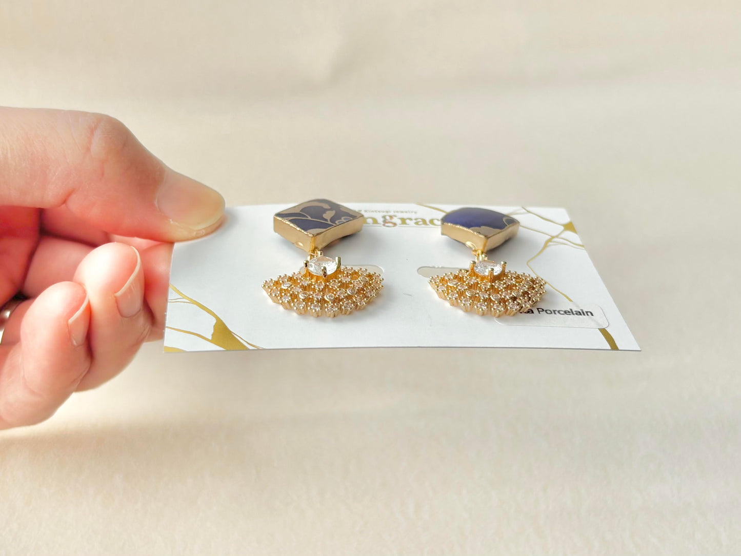 Imari Ware Kintsugi Titanium Earrings Gold Carnelian