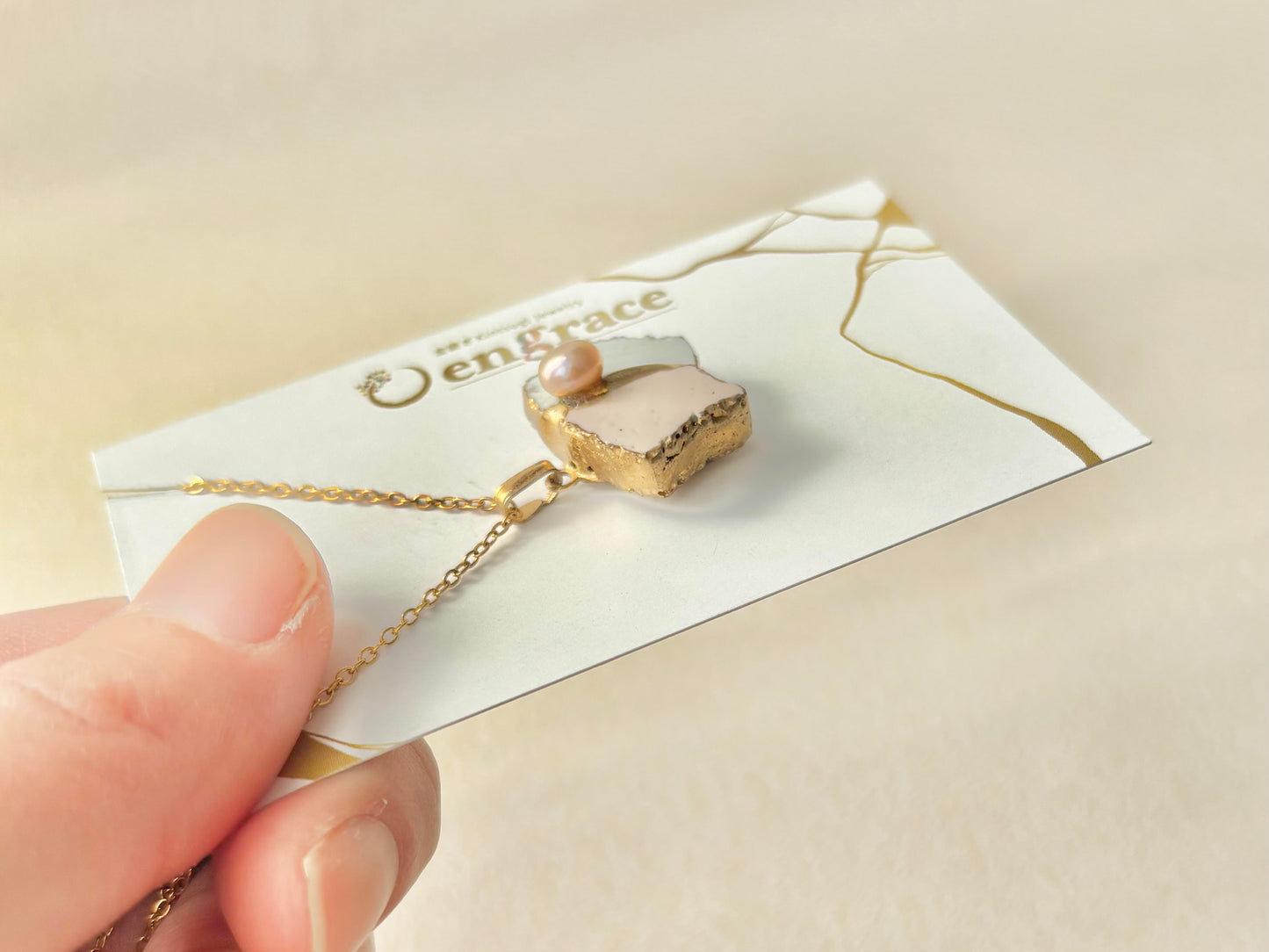 萩焼　金継ぎ　ネックレス　サージカルステンレスチェーン　アレルギー対応　18K　ピンク　白　淡水パール　天然石　伝統工芸　＃399