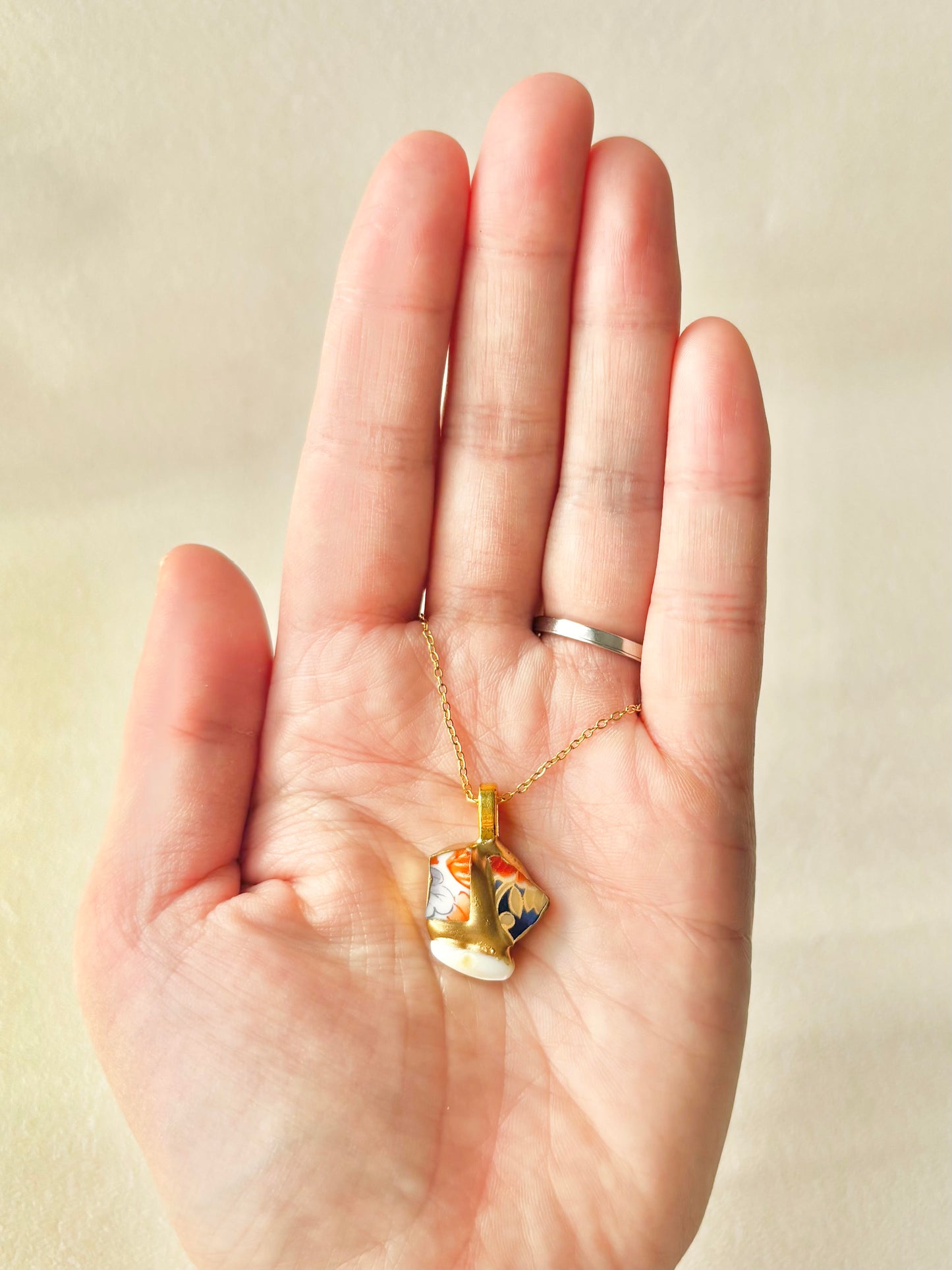 有田焼　金継ぎ　ネックレス　サージカルステンレスチェーン　アレルギー対応　18K　花柄　リーフ柄　マザーオブパール　天然石　伝統工芸　＃402