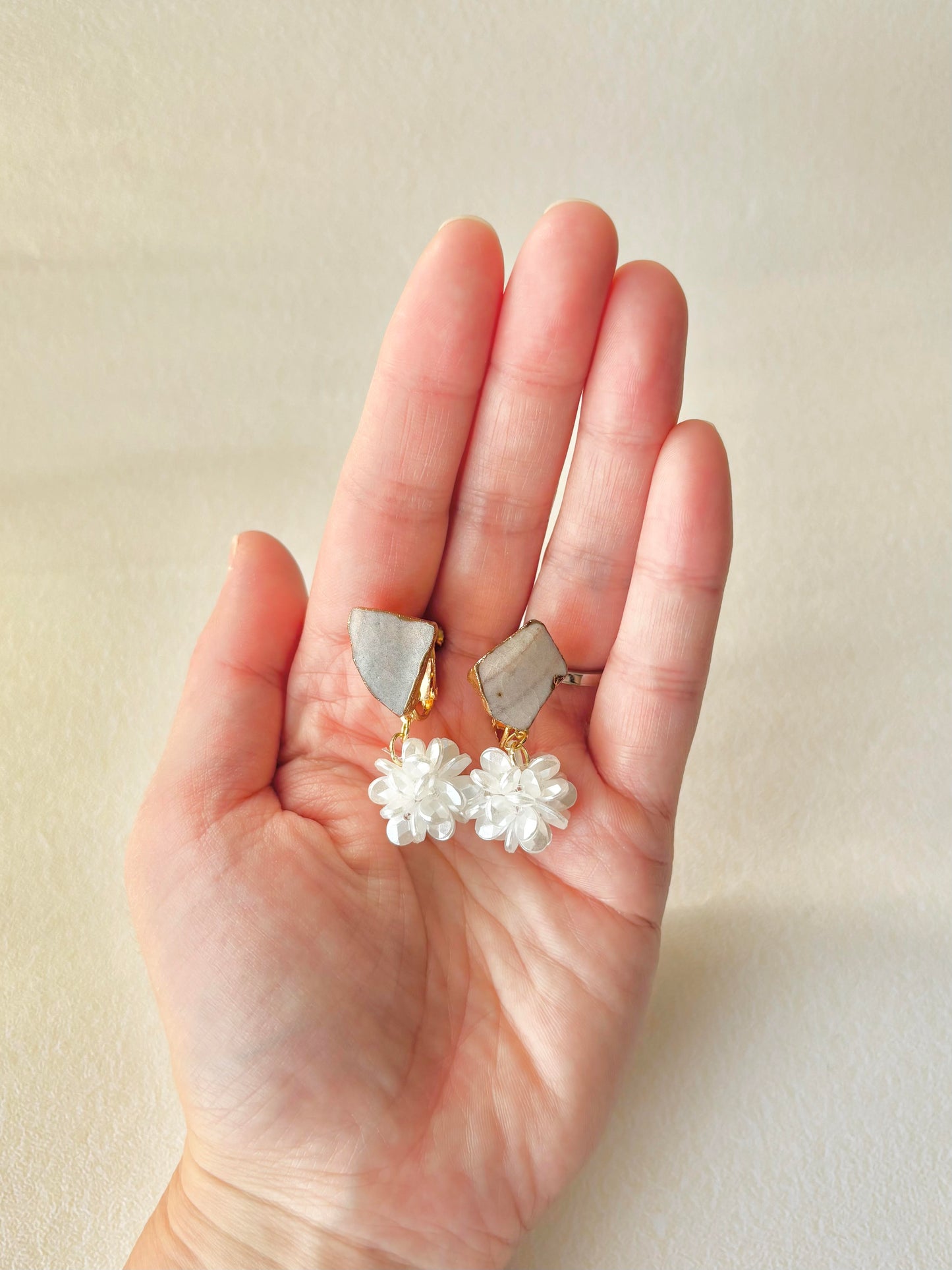 Imari Ware Kintsugi Titanium Earrings Gold Carnelian