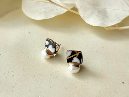 京焼 　金継ぎ　サージカルステンレスピアス　手書き　絵付け　花柄　黒　淡水パール　天然石　伝統工芸　＃409