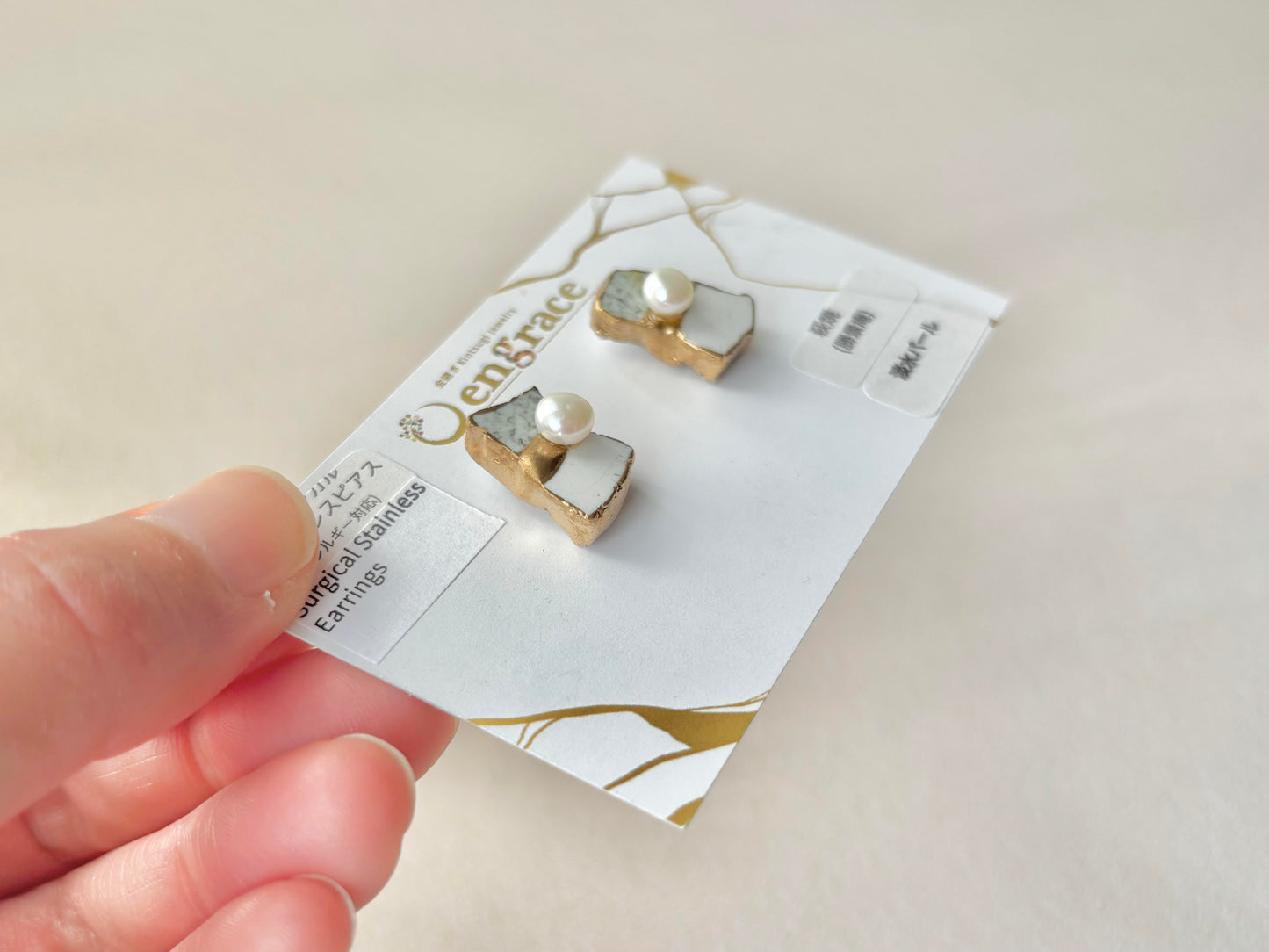 萩焼　金継ぎ　サージカルステンレスピアス　白色　グレー　淡水パール　天然石　 伝統工芸　＃411