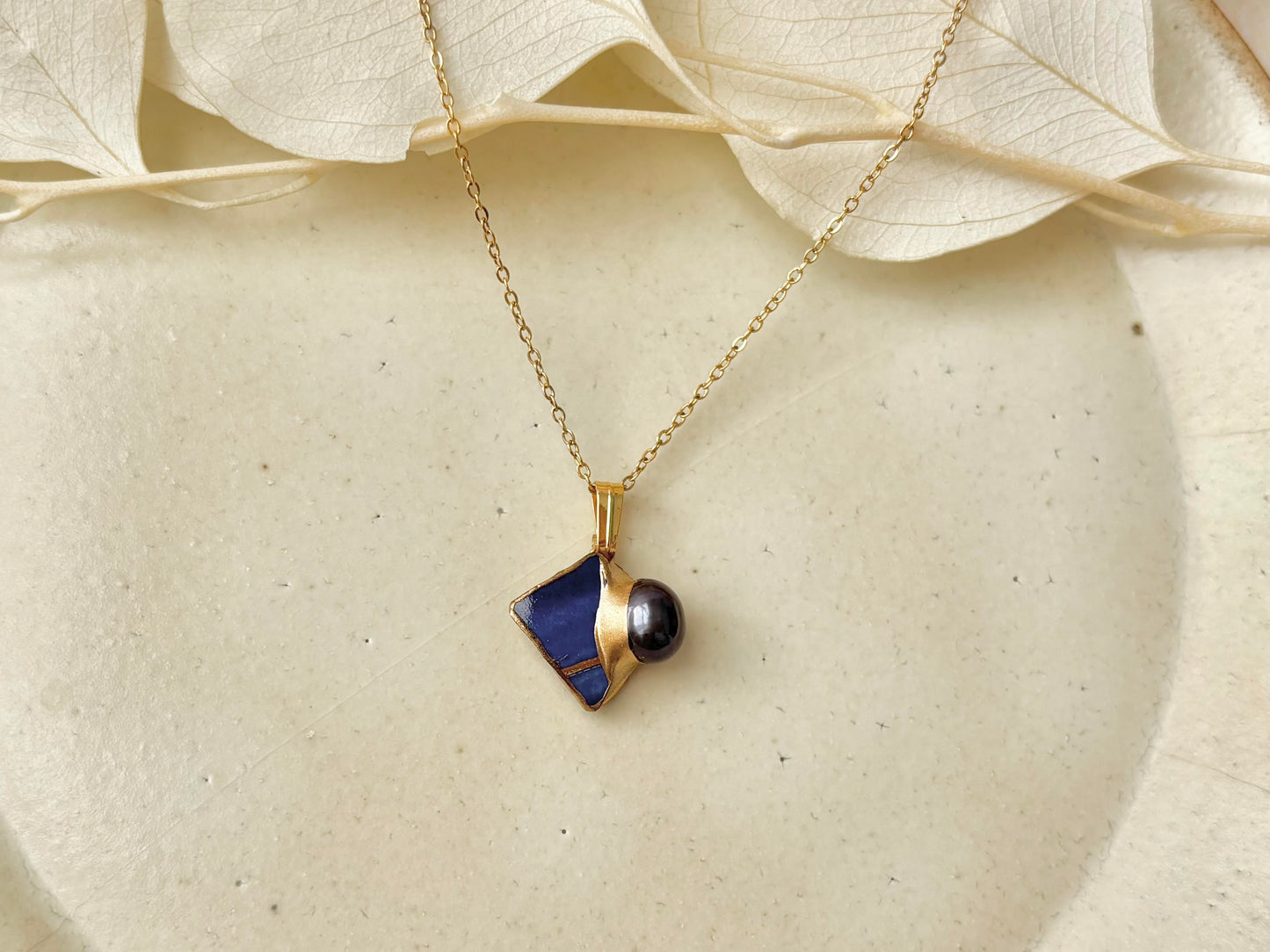 有田焼　金継ぎ　ネックレス　サージカルステンレスチェーン　アレルギー対応　18K　青　淡水パール　天然石　伝統工芸　＃412