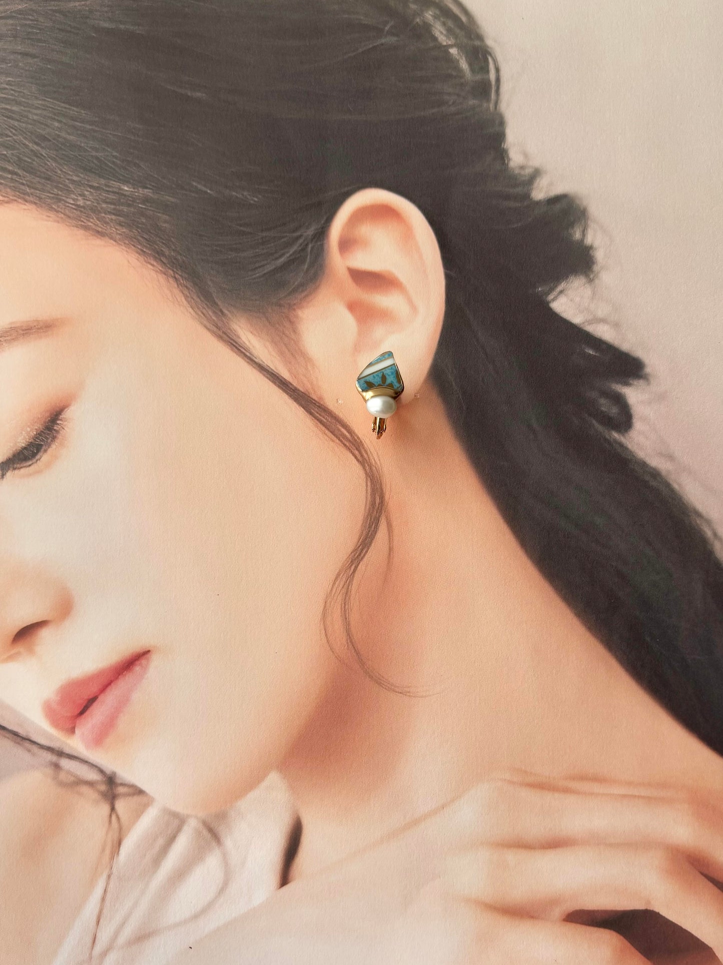 有田焼 　金継ぎ　ネジバネ式イヤリング　水色　金色　花柄　淡水パール　天然石　伝統工芸　＃413