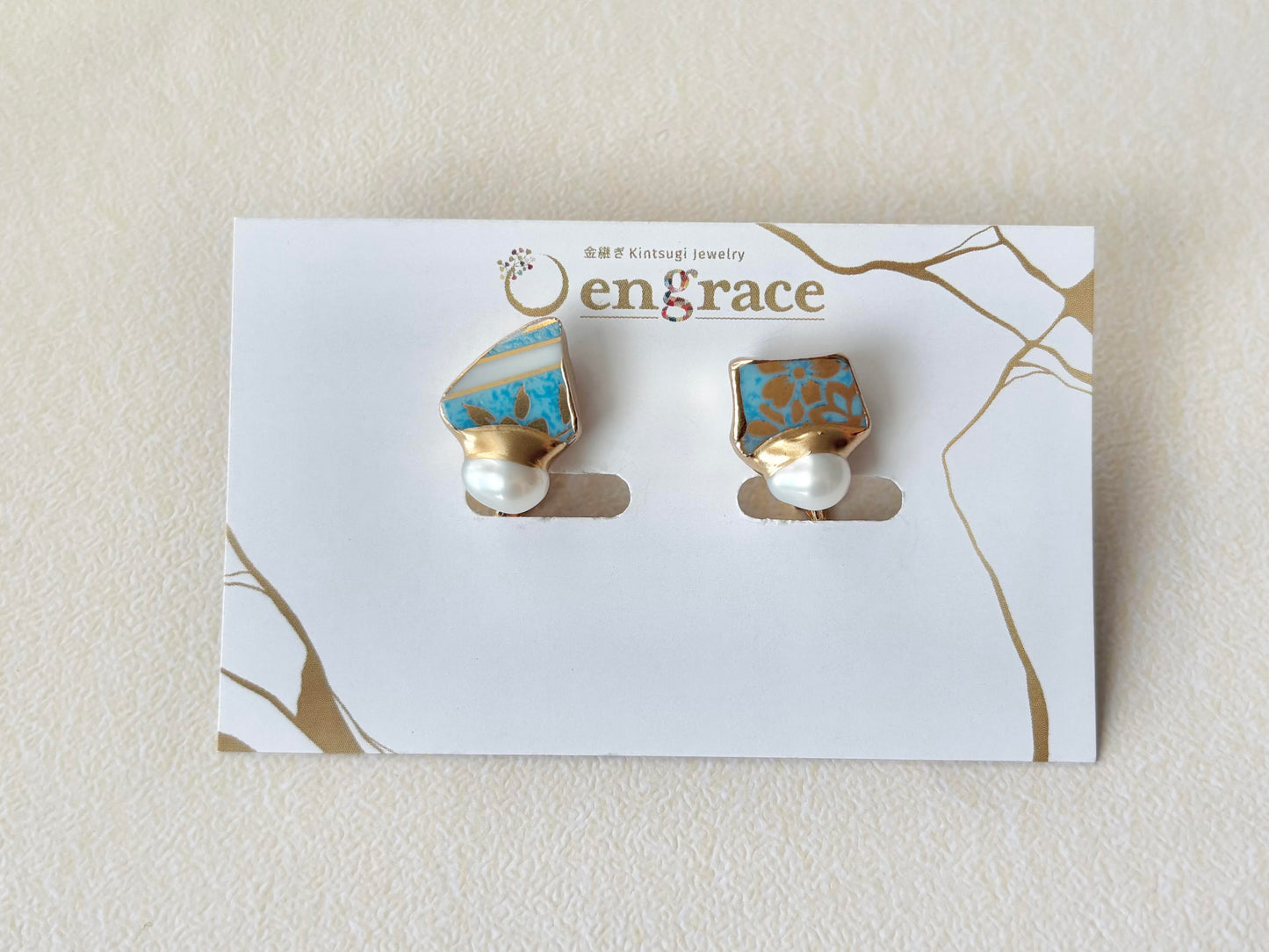 有田焼 　金継ぎ　ネジバネ式イヤリング　水色　金色　花柄　淡水パール　天然石　伝統工芸　＃413