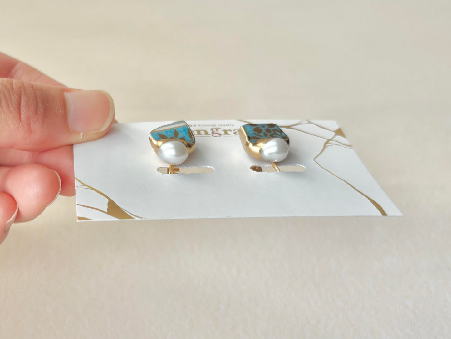 有田焼 　金継ぎ　ネジバネ式イヤリング　水色　金色　花柄　淡水パール　天然石　伝統工芸　＃413