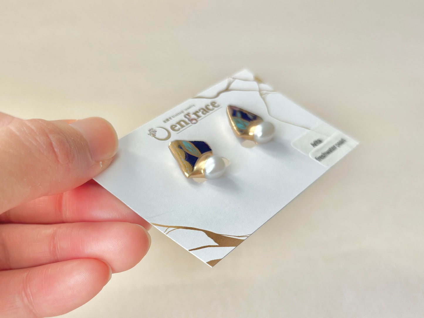 有田焼 　金継ぎ　ネジバネ式イヤリング　青　水色　リーフ柄　淡水パール　天然石　伝統工芸　＃414