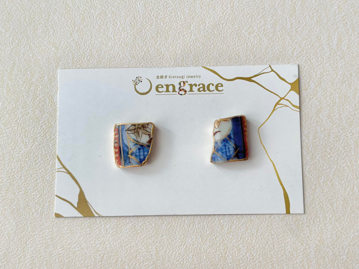 【金具が選べる】古伊万里　金継ぎ　ピアス　イヤリング　青色　花柄　和柄　伝統工芸　＃427