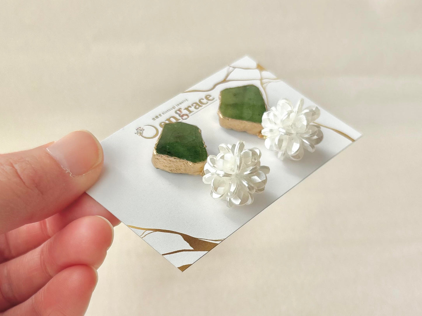 織部焼　金継ぎ　サージカルステンレスピアス　緑　フラワーボール　揺れる　伝統工芸　＃430