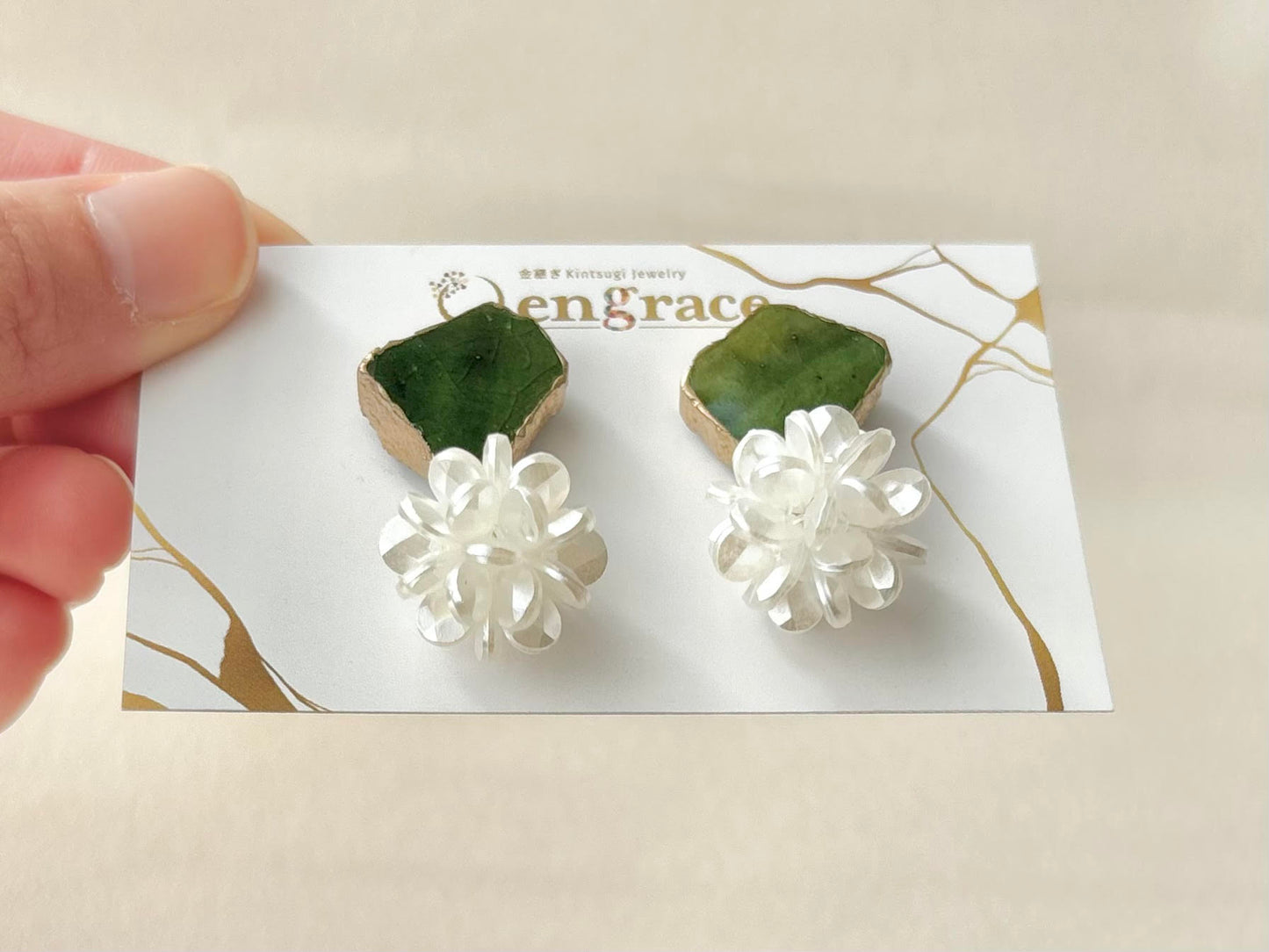 織部焼　金継ぎ　サージカルステンレスピアス　緑　フラワーボール　揺れる　伝統工芸　＃430