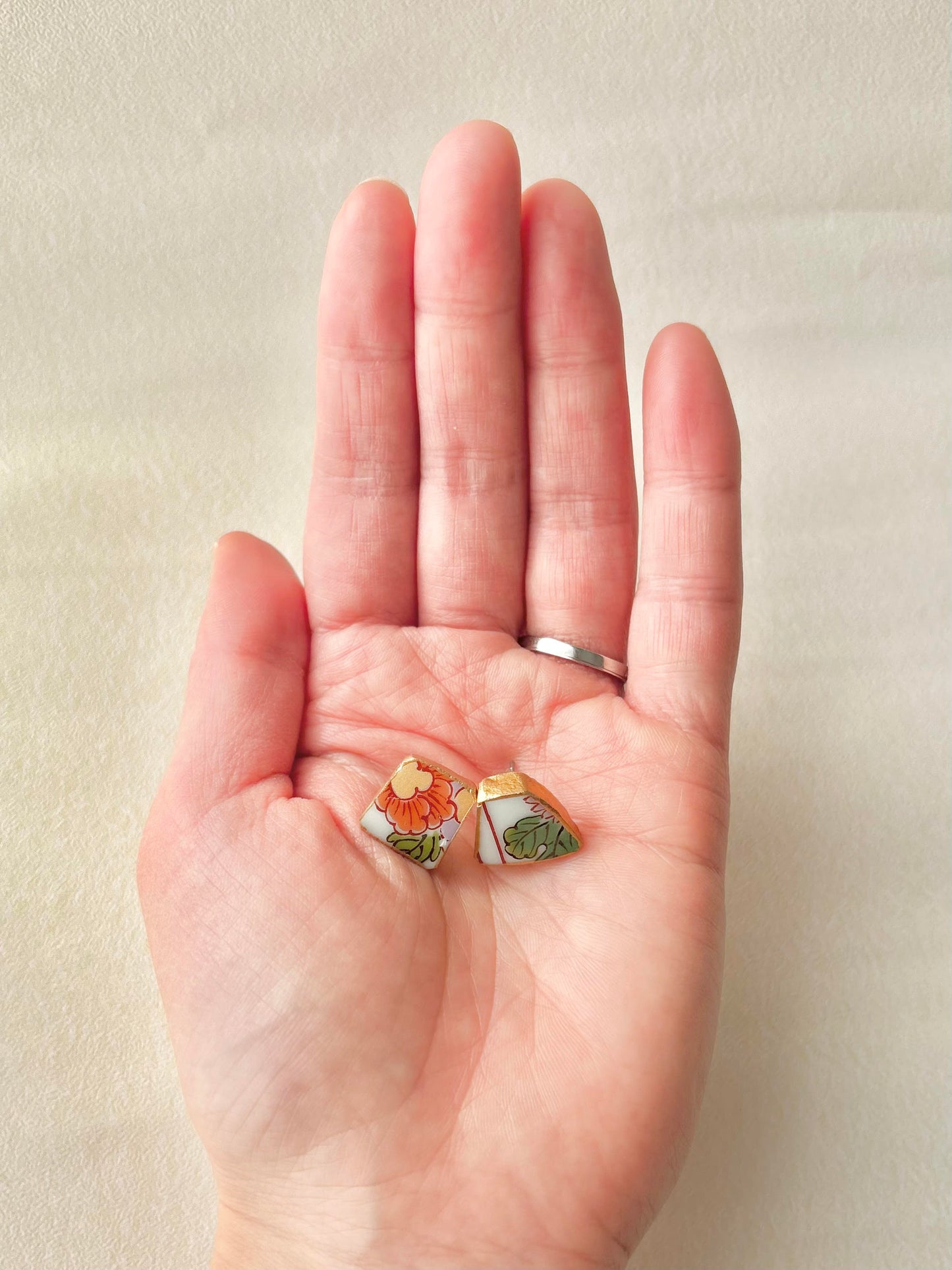 有田焼 　金継ぎ　サージカルステンレスピアス　花柄　リーフ柄　伝統工芸　＃433