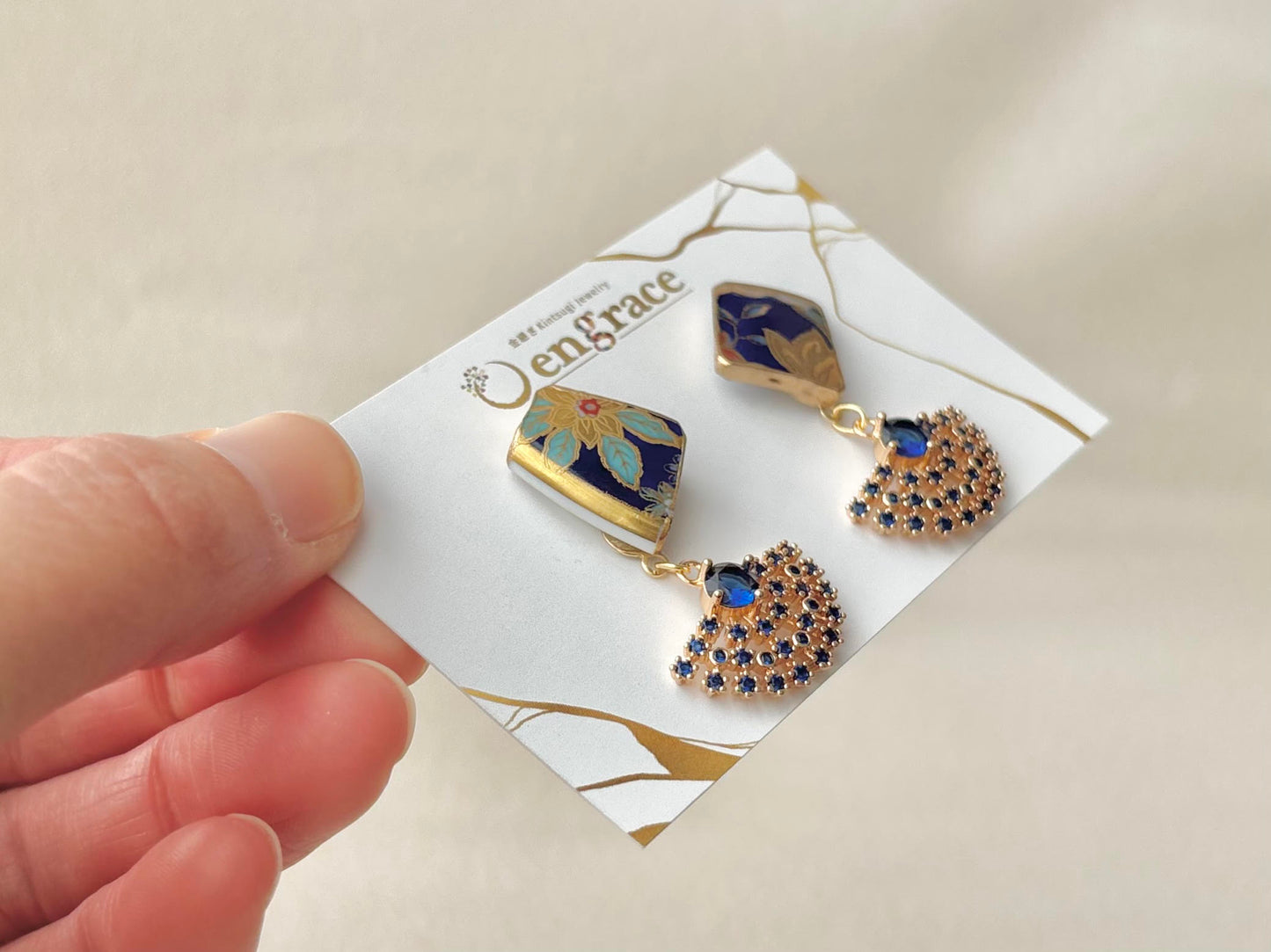 有田焼　金継ぎ　サージカルステンレスピアス　青　花柄　リーフ柄　揺れる　伝統工芸　＃434