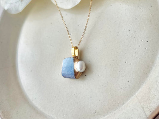 萩焼　金継ぎ　ネックレス　サージカルステンレスチェーン　アレルギー対応　18K　水色　淡水パール　天然石　伝統工芸　＃435