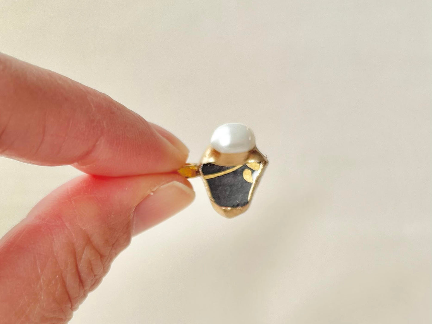 京焼　金継ぎ　ネックレス　サージカルステンレスチェーン　アレルギー対応　18K　黒　淡水パール　天然石　伝統工芸　＃442