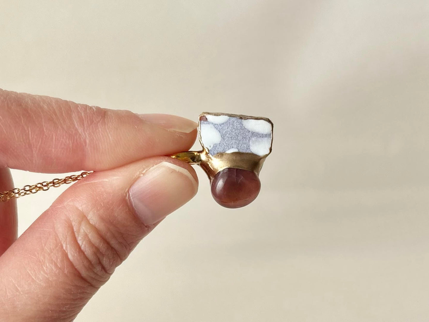 京焼　金継ぎ　ネックレス　サージカルステンレスチェーン　アレルギー対応　18K　紫　手書き　絵付け　カーネリアン　天然石　伝統工芸　＃443