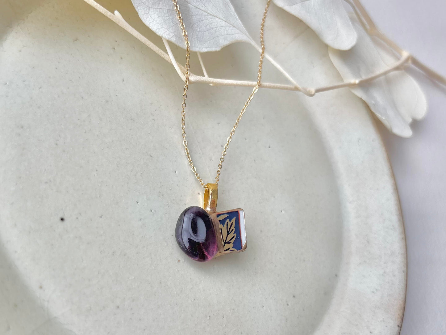 有田焼　金継ぎ　ネックレス　サージカルステンレスチェーン　アレルギー対応　18K　リーフ柄　アメジスト　天然石　伝統工芸　＃446