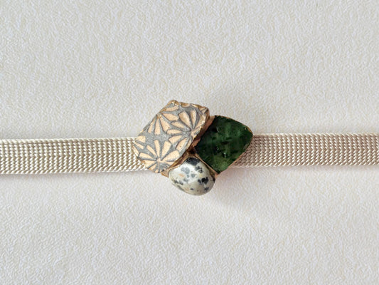 織部焼　京焼　金継ぎ　帯留　深い緑　グレー　花柄　ダルメシアンジャスパー　天然石　伝統工芸　＃449