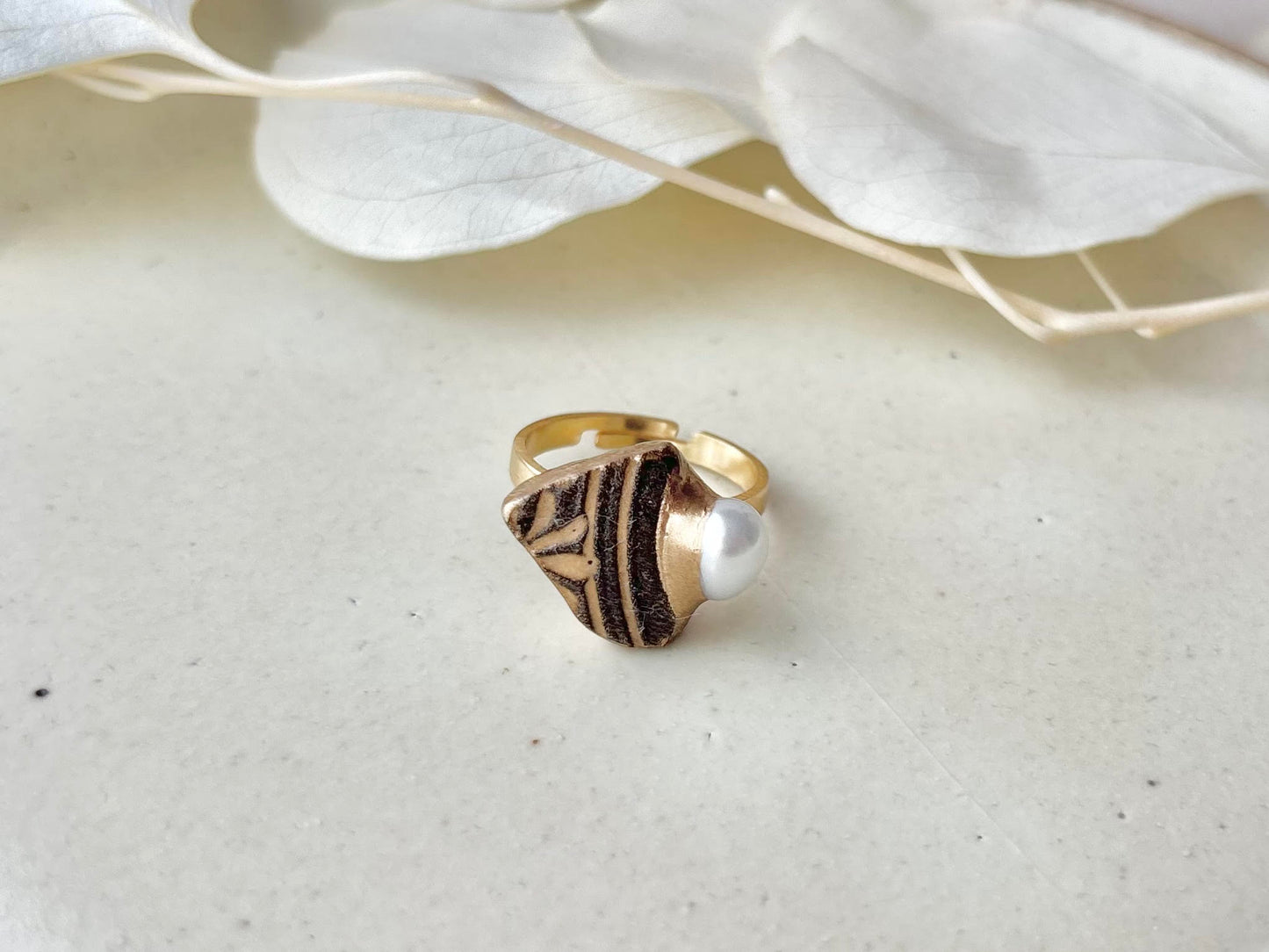 京焼　金継ぎ　リング　ステンレス　18Kコーティング　フリーサイズ　グレー　花柄 　淡水パール　天然石　伝統工芸　＃458