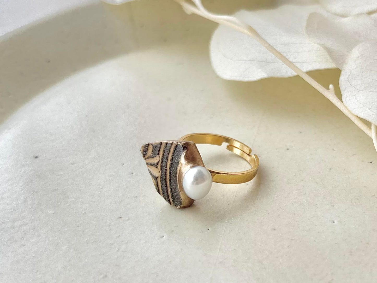 京焼　金継ぎ　リング　ステンレス　18Kコーティング　フリーサイズ　グレー　花柄 　淡水パール　天然石　伝統工芸　＃458