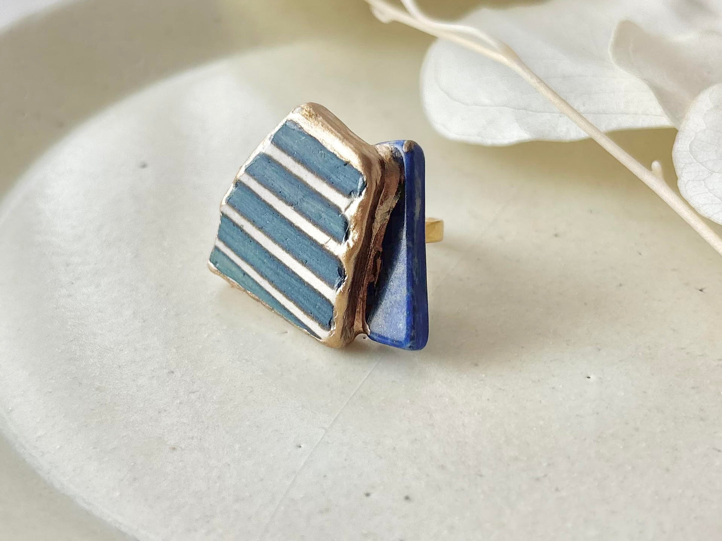 シー陶器　金継ぎ　リング　ステンレス　18Kコーティング　フリーサイズ　青　ボーダー柄　ソーダライト　淡水パール　天然石　伝統工芸　＃464