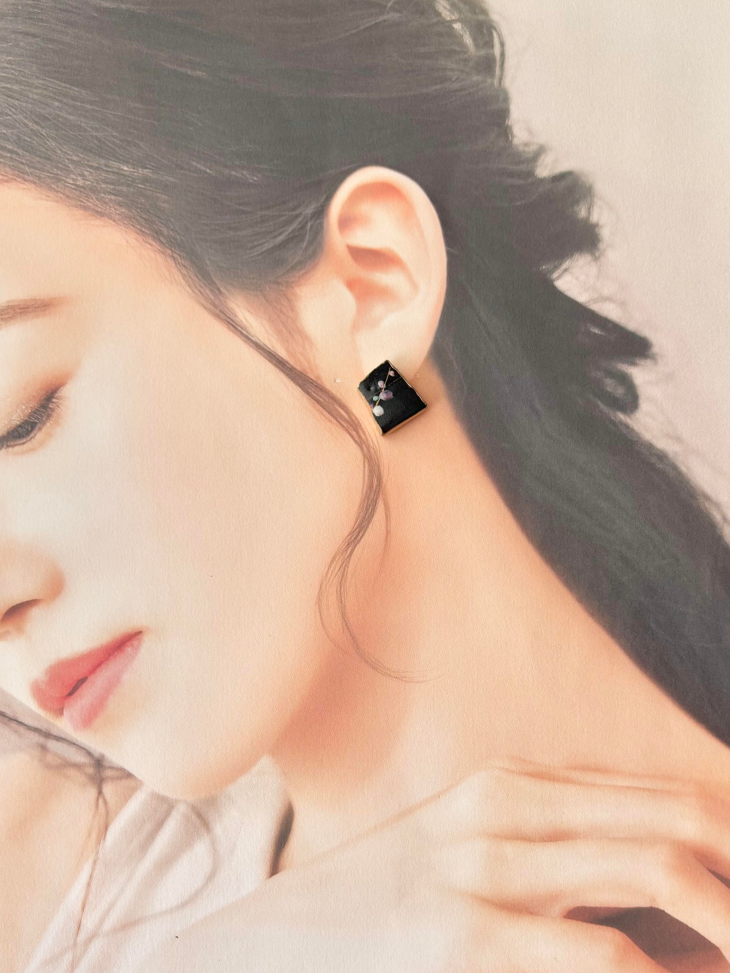 【金具が選べる】京焼　金継ぎ　ピアス　イヤリング　黒　ピンク　花柄　手書き　絵付け　伝統工芸　＃465