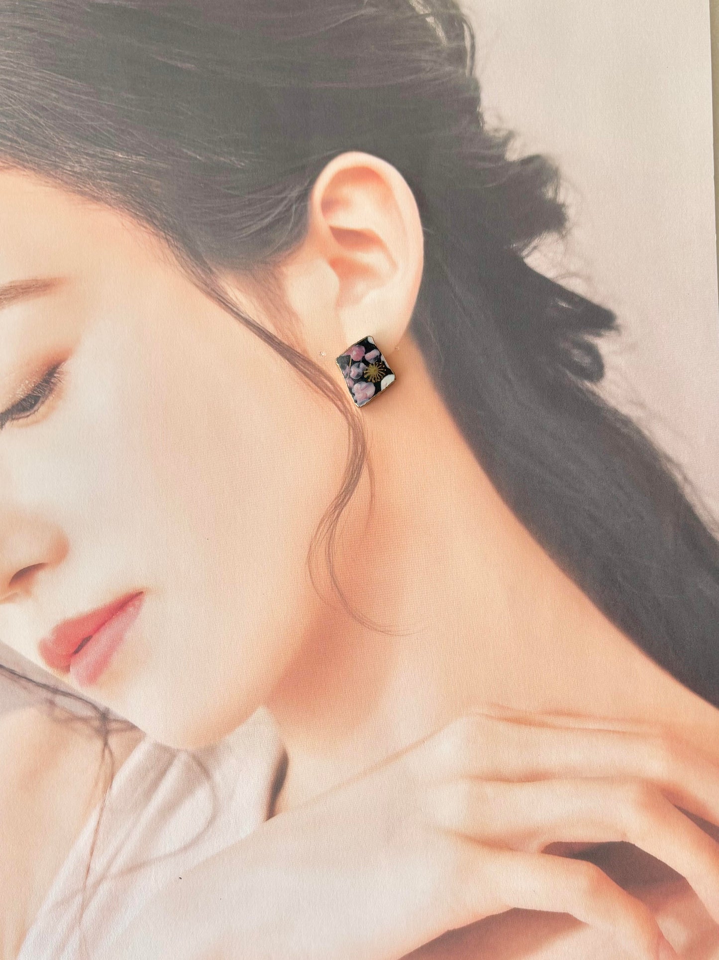 【金具が選べる】京焼　金継ぎ　ピアス　イヤリング　黒　ピンク　花柄　手書き　絵付け　伝統工芸　＃465