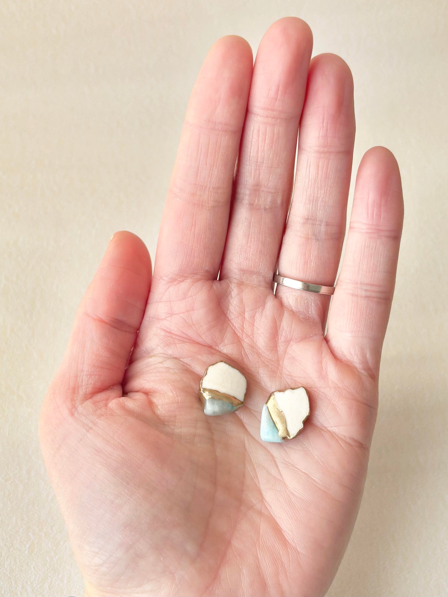 【金具が選べる】萩焼　金継ぎ　ピアス　イヤリング　白　ラリマー　天然石　伝統工芸　＃467