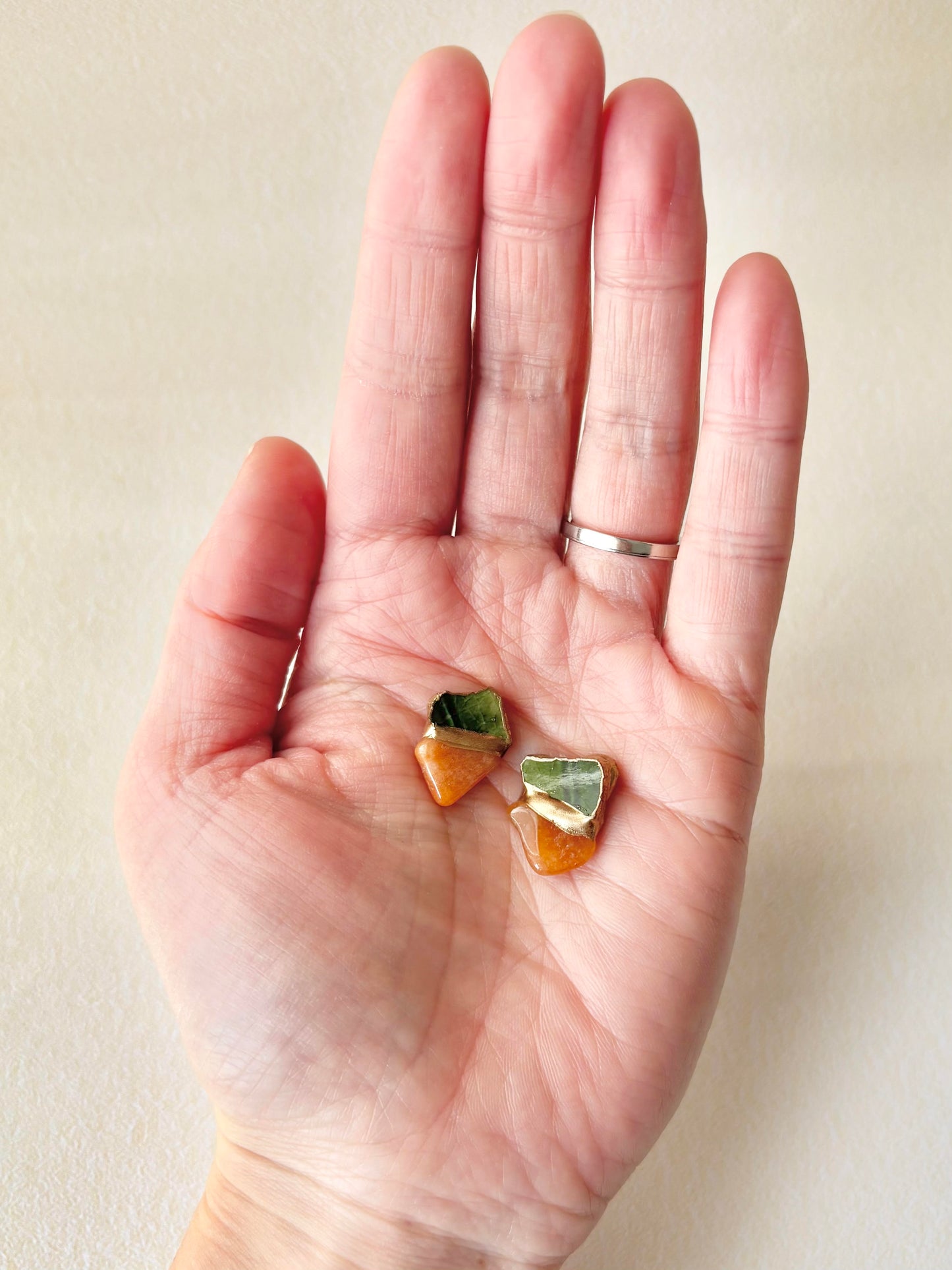 【金具が選べる】織部焼　金継ぎ　ピアス　イヤリング　緑　オレンジアベンチュリン　天然石　伝統工芸　＃468