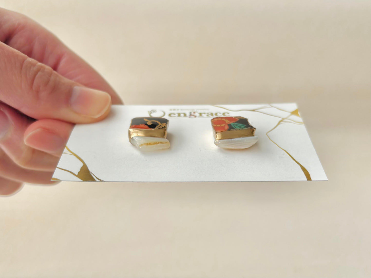 【金具が選べる】有田焼　金継ぎ　ピアス　イヤリング　赤　花柄　リーフ柄　マザーオブパール　天然石　伝統工芸　＃469