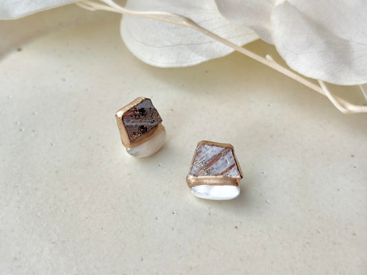 【金具が選べる】有田焼　金継ぎ　ピアス　イヤリング　グレー　ゴールド　マザーオブパール　天然石　伝統工芸　＃470