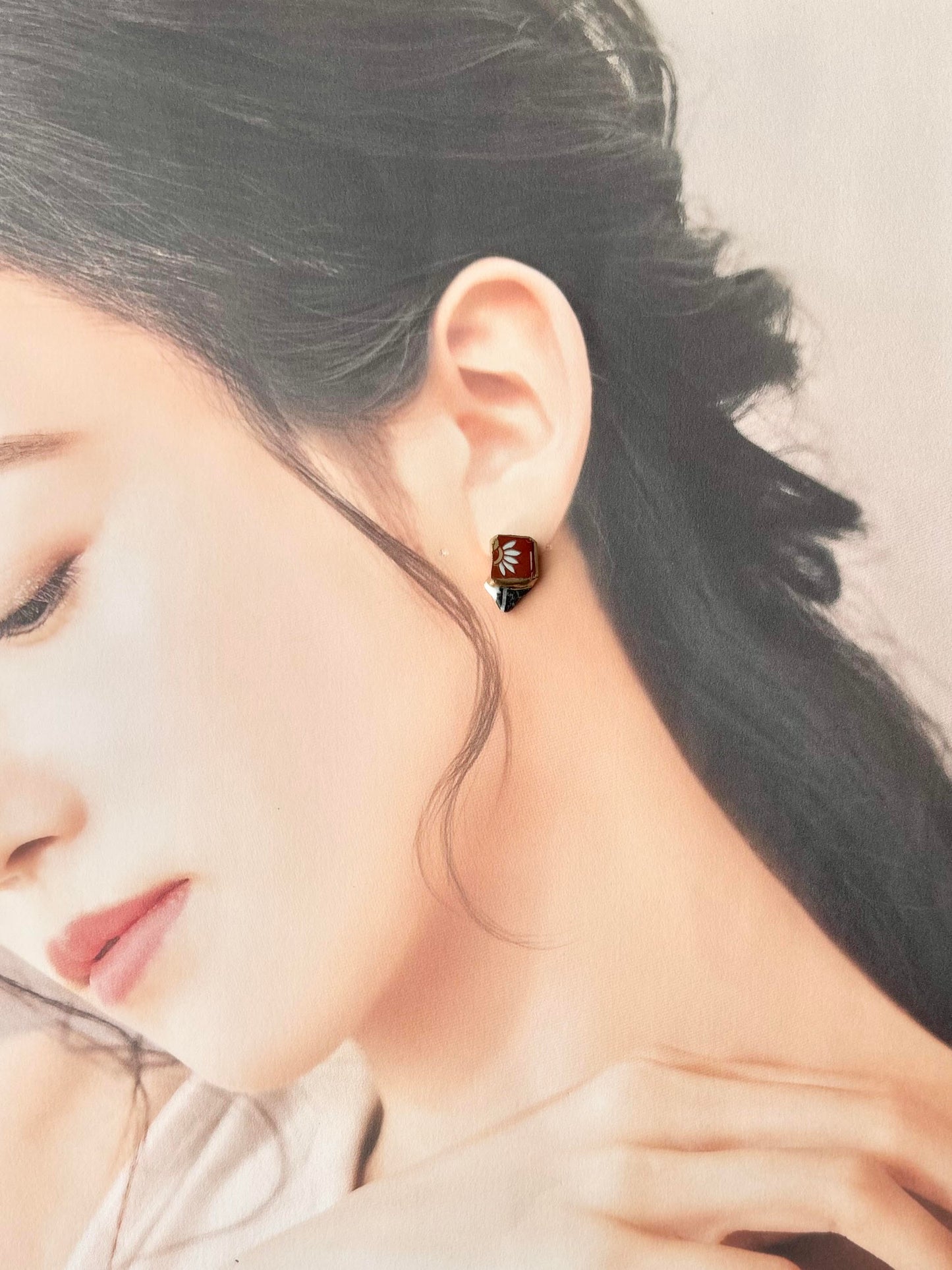 【金具が選べる】有田焼　金継ぎ　ピアス　イヤリング　花柄　ゼブラストーン　天然石　伝統工芸　＃472