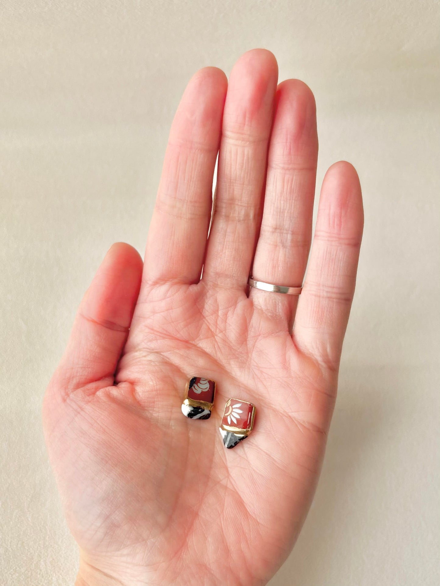 【金具が選べる】有田焼　金継ぎ　ピアス　イヤリング　花柄　ゼブラストーン　天然石　伝統工芸　＃472