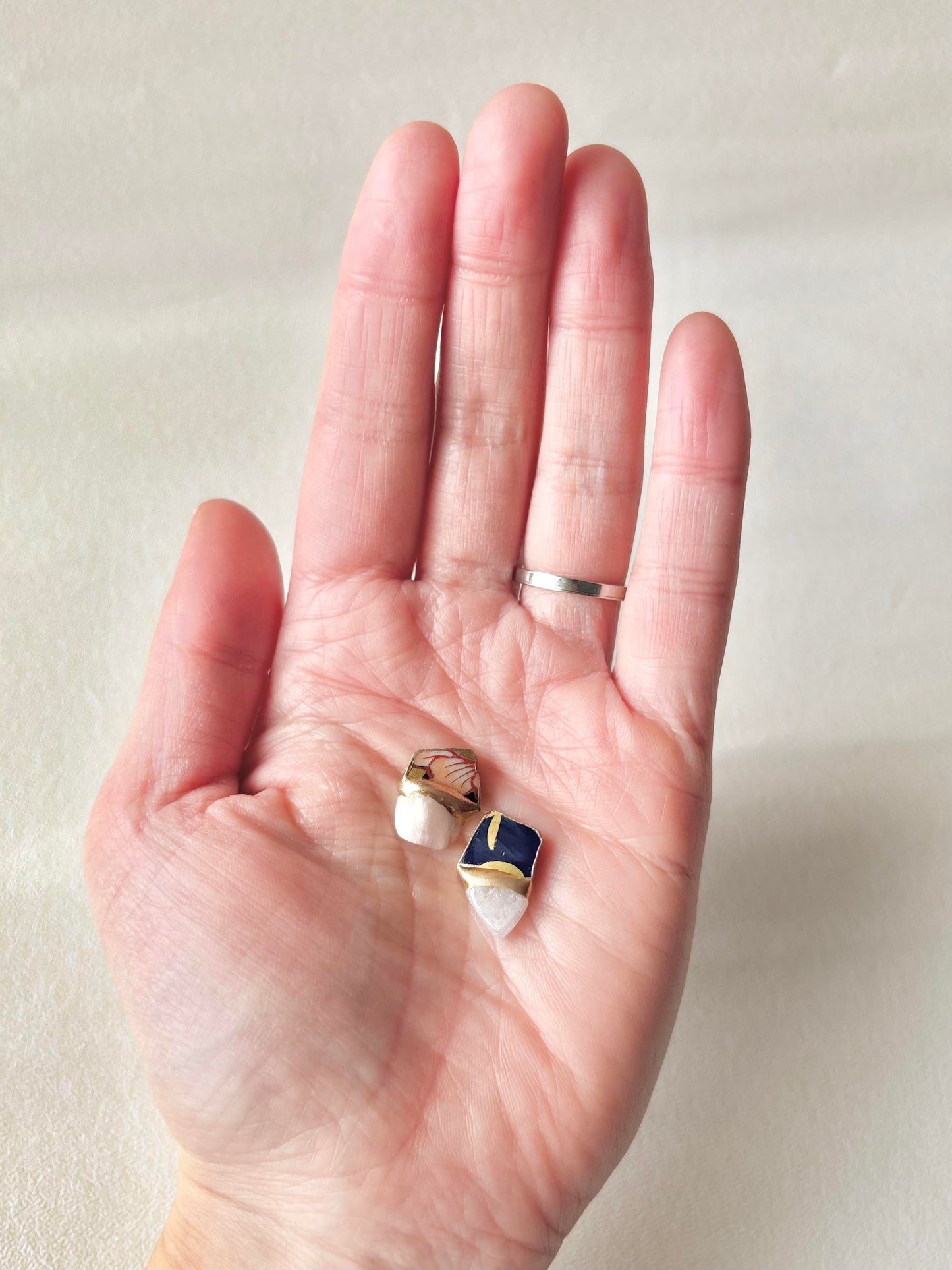 【金具が選べる】有田焼　金継ぎ　ピアス　イヤリング　ピンク　花柄　モルガナイト　天然石　伝統工芸　＃473