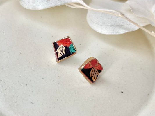 【金具が選べる】有田焼　金継ぎ　ピアス　イヤリング　黒色　花柄　リーフ柄　伝統工芸　＃477