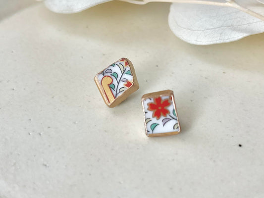 【金具が選べる】有田焼　金継ぎ　ピアス　イヤリング　白色　花柄　リーフ柄　伝統工芸　＃478