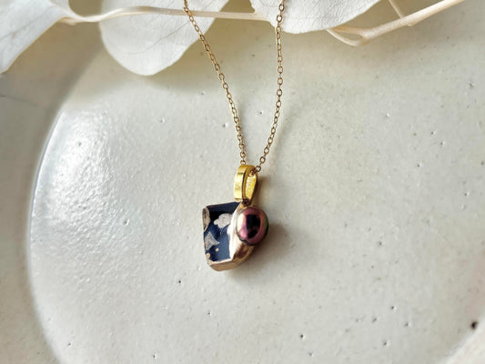 有田焼　金継ぎ　ネックレス　サージカルステンレスチェーン　アレルギー対応　18K　青　リーフ柄　淡水パール　天然石　伝統工芸　＃481