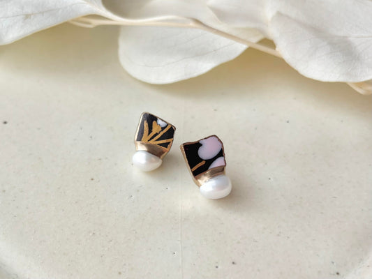 京焼 　金継ぎ　サージカルステンレスピアス　手書き　絵付け　花柄　黒　淡水パール　天然石　伝統工芸　＃482