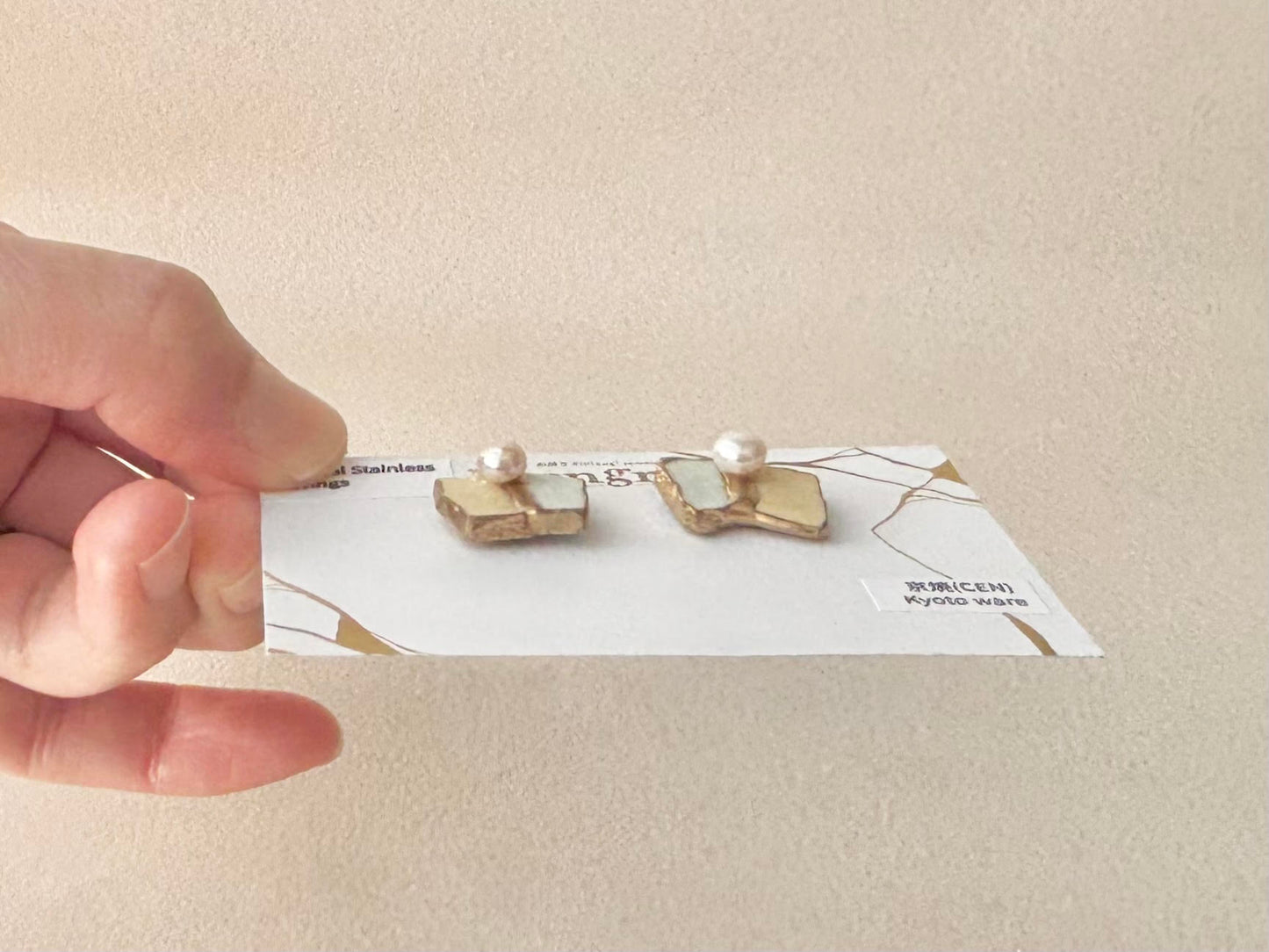 京焼 　金継ぎ　サージカルステンレスピアス　黄色　白　淡水パール　天然石　伝統工芸　＃487