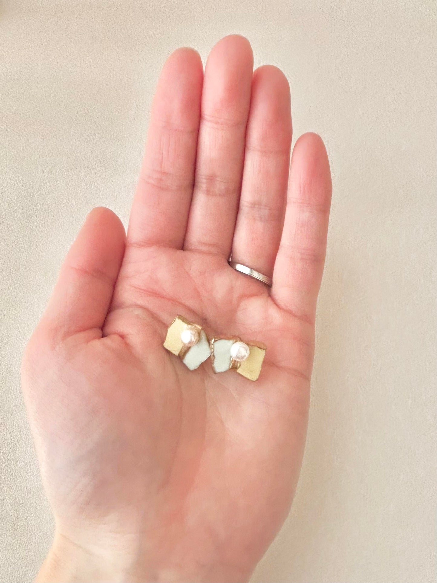 京焼 　金継ぎ　サージカルステンレスピアス　黄色　白　淡水パール　天然石　伝統工芸　＃487