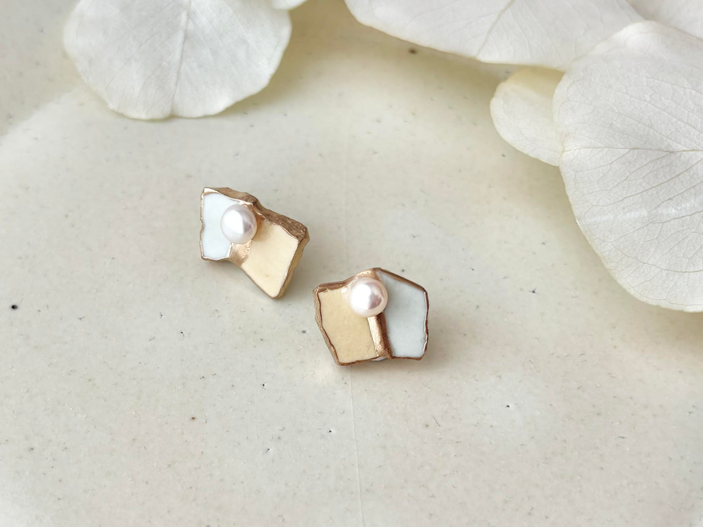 京焼 　金継ぎ　サージカルステンレスピアス　黄色　白　淡水パール　天然石　伝統工芸　＃487